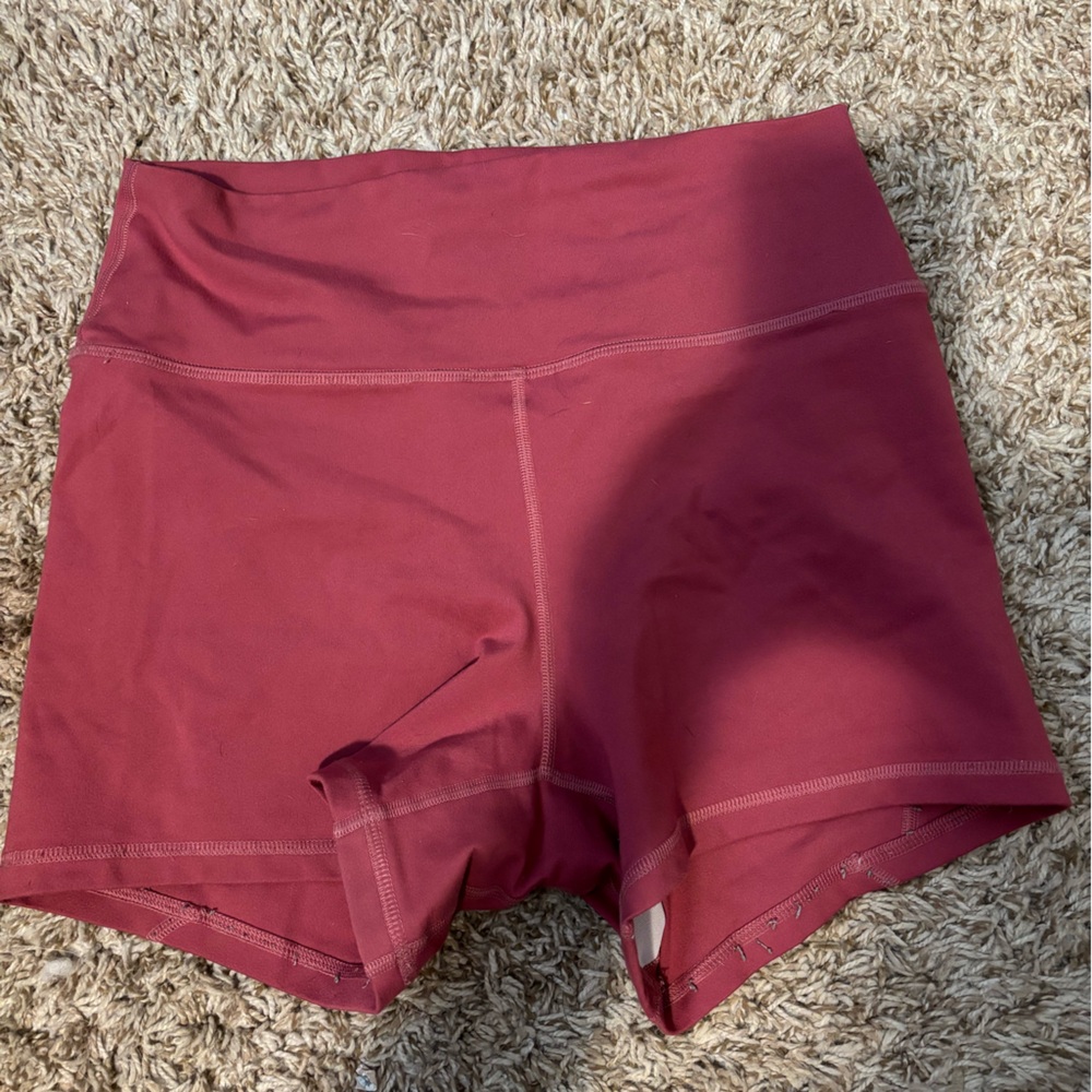 Fleo True High Contour shorts, size medium, VGUC